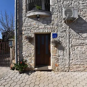 Nona Apartment Tar-Vabriga